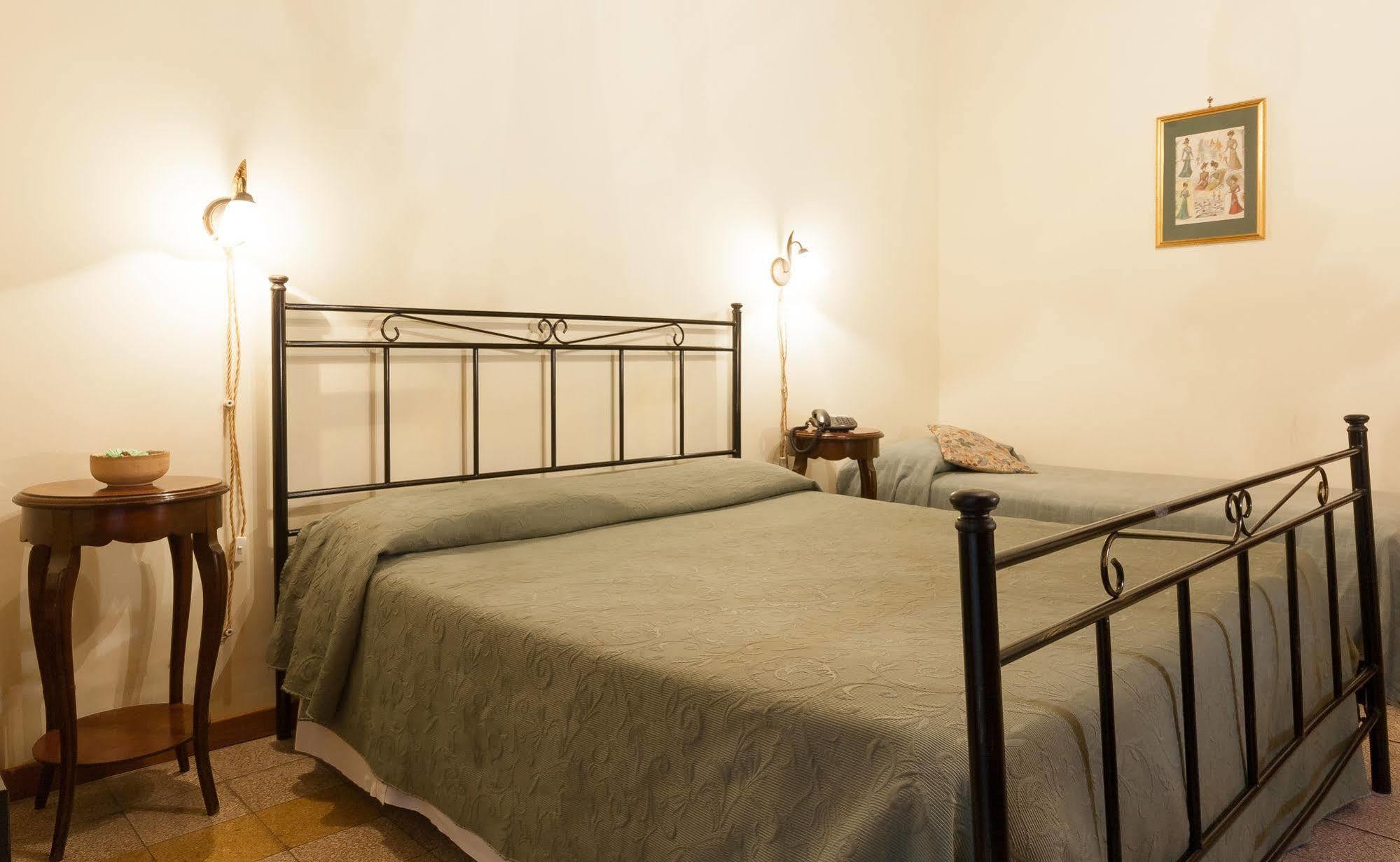 Dimora Storica Urbana Hotel Rome Luaran gambar
